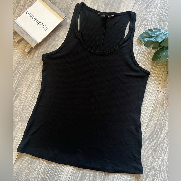Banana republic ribbed tank top in black. Relaxed fit. Size s - Picture 1 of 10